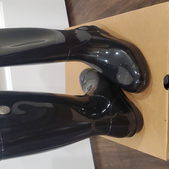 Ugg women boots - Picture 2 of 3